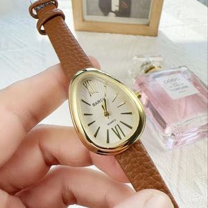 Montre femme asymétrique colorée tendance pour femmes, montre à quartz unique et personnalisée - Product Image 1