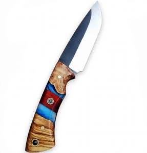 Couteau utilitaire d'extérieur en acier carbone fait main avec manche en bois de burl et résine bleue - Product Image 5