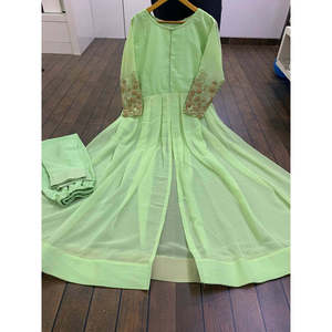 Hermosos vestidos de noche Dori Work Elegante vestido de fiesta con conjunto inferior - Product Image 1