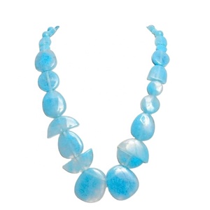 Nouveauté : Collier tendance en résine de haute qualité, fait main, personnalisable, idéal pour mariages et fêtes - Product Image 1