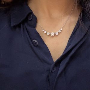 Collar de Diamantes en Oro Blanco de 14k, Corte de Laboratorio, Joyería Elegante, Brillo Atemporal, Chapado en Plata, Lujo para Mujer - Product Image 1
