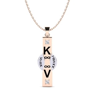 จี้ K∞V เงินแท้ 925 ประดับเพชรโมอิสซาไนต์ทรงกลม ตัวอักษรประดับเพชรแบบหนามเตย ของขวัญสุดคลาสสิกสำหรับทุกเพศ - Product Image 1