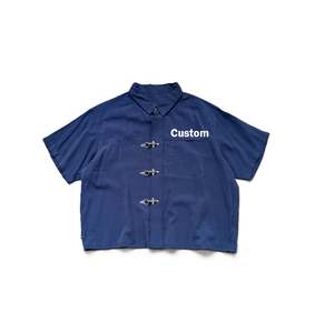Camisa de Hombre Negra de Manga Corta Estilo Chino con Cuello Mao, Tejida, Corte Regular, Color Sólido, Logotipo Frontal Personalizado - Product Image 4