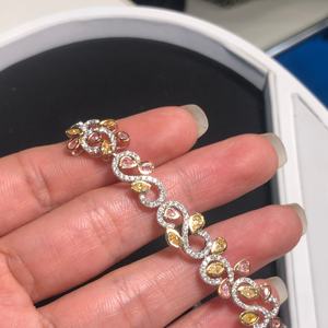 AMBER JEWELS T-2556 Bracelet de luxe en or massif 18 carats avec diamants taille brillant, motif floral, sertissage griffe, bijou unisexe à maillons de chaîne - Product Image 1