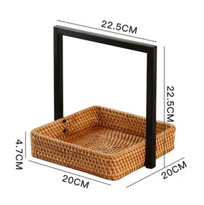 Plateau élégant en rotin tressé à la main avec poignée en métal, plateau de service décoratif pour le pain, les collations, les fruits ou la décoration de table - Product Image 4