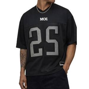 Camiseta de hombre con gráfico de números en malla y detalle frontal adornado, manga corta, fabricación a granel con etiqueta privada OEM - Product Image 1