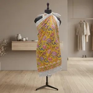 Pañuelo Sarong de Algodón Amarillo con Estampado Floral a Mano y Borde Decorativo, Ligero, para la Playa, para Mujer - Product Image 3