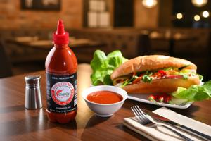 Salsa de Chile Natural Chilica Fresca 482g 17oz, Condimento Picante para Mojar, la Mejor Salsa de Chile Vietnamita Sriracha Verificada en Envase a Granel - Product Image 6