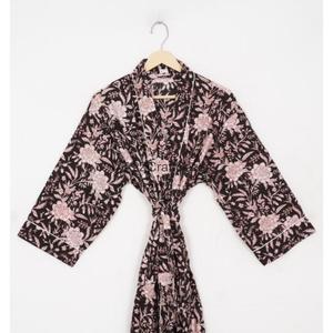 ชุดนอนผู้หญิงผ้าฝ้าย 100% ลายดอกไม้ ชุดเซ็ต ระบายอากาศได้ดี ซักเครื่องได้ ใส่ได้ทุกฤดูใบไม้ร่วง/ฤดูหนาว/ฤดูใบไม้ผลิ/ฤดูร้อน คอวี - Product Image 2