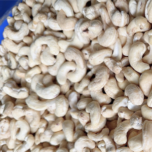 เม็ดมะม่วงหิมพานต์คั่วแบบดิบ ออร์แกนิค คุณภาพดี ราคาถูก พร้อมส่ง จำนวนมาก ขนาด W320 W450 ซานติโก แคชชู  ขั้นต่ำในการสั่งซื้อน้อย - Product Image 1