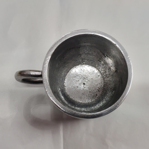 Mug en aluminium texturé de style industriel moderne, tasse à café en métal artisanale vintage pour la décoration de la maison et les articles de bar - Product Image 3