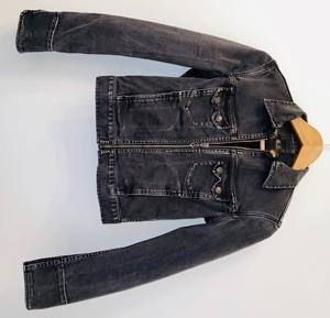 Chaqueta Vaquera Vintage Personalizada para Invierno, Estilo Formal y Casual, con Parches, Bordados y Decoración de Botones - Product Image 4