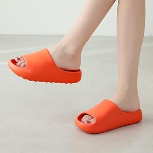 Pantuflas Unisex Cloud Slides con Suela Gruesa, Antideslizantes, para Baño, Suela Suave, Sandalias de Verano para Hombre - Product Image 4