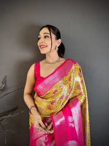 Sari de Seda Kanjivaram Premium con Tejido Zari Plateado de Lujo y Blusa a Juego - Product Image 2