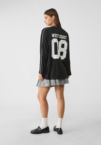 เสื้อฟุตบอลคอวีแขนยาวสีดำสำหรับทุกเพศพร้อมพิมพ์ลายสีขาว 08 ระบายความชื้นได้ดี ทรงหลวมสำหรับผู้ใหญ่ทุกฤดูกาล - Product Image 2