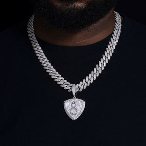 Pendentif Bouclier avec Motif Serpent Moissanite Sertie Or Plaqué Or 18 carats Breloque Hip Hop Bijou Unisexe Cadeau - Product Image 2