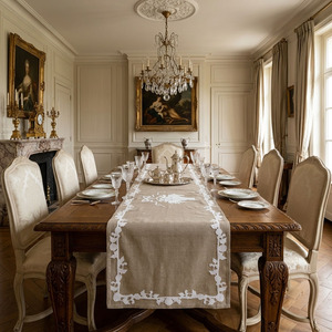 Chemin de table vintage brodé, motif floral blanc, en lin naturel, lavable, pour hôtel et décoration intérieure - Product Image 3