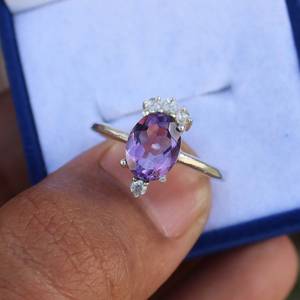 Bague en Améthyste en Argent Sterling, Ovale, pour Fiançailles ou Promesse, Qualité Supérieure de Luxe, Style Vintage Certifié, Pierre de Naissance de Février - Product Image 1