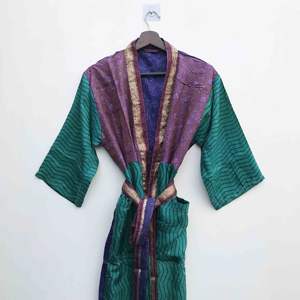 Vestido de Maternidad Vintage para Mujer, de Seda, Estilo Kimono, Ropa de Dormir, Ropa de Playa, Hecho con Sari Indio Reciclado, con Parches, Térmico, para Primavera - Product Image 1