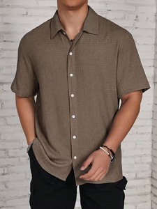 เสื้อเชิ้ตผู้ชายผ้าทอเนื้อสัมผัสพิเศษสำหรับฤดูร้อน แขนสั้น ติดกระดุม คอปกคิวบา สไตล์ลำลอง สำหรับใส่ไปเที่ยวชายหาด แฟชั่น รับผลิตแบบ OEM - Product Image 2