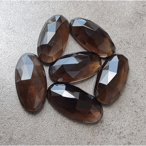 ควอตซ์สโมคกี้ธรรมชาติเกรด AAA+ รูปทรงวงรีขนาดใหญ่ เจียระไนแบบเช็คเกอร์ ด้านหลังแบนเรียบ สำหรับทำเครื่องประดับ มีทุกขนาด - Product Image 3