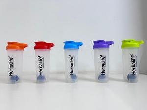 แก้วเชคโปรตีน Herbalife พลาสติกแบบพับได้ ปลอดสาร BPA ปลอดภัยสำหรับออกกำลังกาย ดีไซน์ทันสมัย เหมาะสำหรับแจกเป็นของขวัญ - Product Image 1