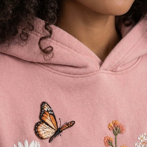 Sudaderas de lana para mujer con hermosos bordados, forro suave y ajuste cómodo para atuendos relajados y de temporada. - Product Image 6