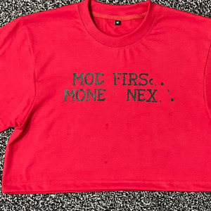 เสื้อยืดคอกลมผ้าฝ้ายแท้ 100% ระบายอากาศได้ดี สำหรับผู้ชาย  แบบเรียบ  รับสกรีนโลโก้ ปักโลโก้  ไซส์ใหญ่  แบบยูนิเซ็กซ์ ขายส่ง - Product Image 3