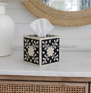 Exclusivo Porta Pañuelos con Incrustaciones de Hueso Indio, Cubierta de Madera Hecha a Mano, Diseño Geométrico Único, Regalo Decorativo Perfecto para el Hogar - Product Image 1