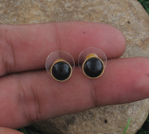 Boucles d'oreilles pendantes de luxe en argent sterling 925 plaqué argent avec onyx noir naturel, cabochon en pierre précieuse à sertissage lisse pour fiançailles, vente en gros - Product Image 1