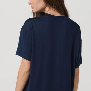 T-shirt à col rond pour femme, coupe ample, tissu doux et respirant, design décontracté, prix abordable et prix d'usine. - Product Image 6