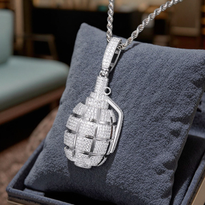 Pendentif grenade en diamant de laboratoire, style militaire glacé, en argent 925, collier pour homme, breloque de déclaration - Product Image 1