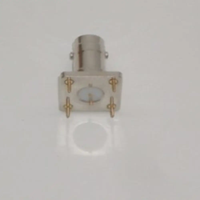 Connecteur RF femelle BNC à bride carrée pour montage sur circuit imprimé, 50 ohms, tout en cuivre, traversant, à angle droit, borne à souder, prise de châssis