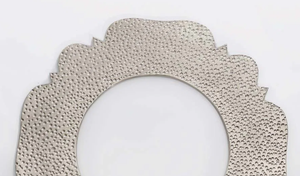 Placas de cargador con bordes ruffed Diseño Placa de cargador fundida de aluminio con acabado de forma redonda de plata Venta caliente de plata - Product Image 2