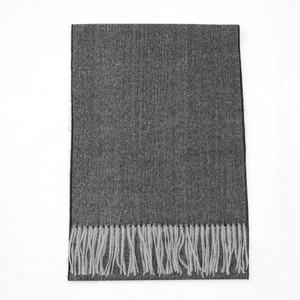 Bufanda Gris de Color Sólido con Borlas, Chal de Poliéster, Regalo de Invierno para Ferias Comerciales, Obsequio de Bienvenida - Product Image 5