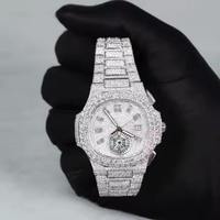 Montre à quartz pour homme de luxe avec diamants, boîtier rond de 42 mm, cadran analogique avec chiffres romains, cristal saphir, bracelet en acier inoxydable, fermoir pliant