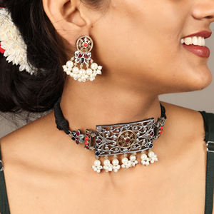 ชุดสร้อยคอโบฮีเมียนสีเงินออกซิไดซ์ พร้อมต่างหูหยดน้ำมุกและออนิกซ์ สำหรับเป็นของขวัญวันครบรอบแต่งงาน - Product Image 3