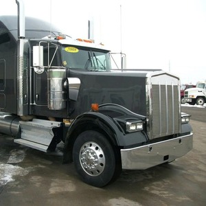 Camión Diésel Kenworth W900L Directo de Fábrica, Cabeza Tractora Confiable para Larga Distancia, para Operaciones de Carga y Transporte - Product Image 3