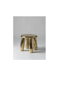 Mesa auxiliar de metal de lujo con un acabado riquísimo y un perfil elegante que mejora la comodidad de los espacios habitables. - Product Image 1