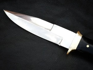 Couteau Bowie à pointe clip en acier inoxydable fait main par Edge Master Manufacture, épaisseur 4 mm, manche en corne noire, étui en cuir, 12 pouces - Product Image 2