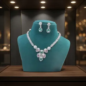 Elegante Juego de Collar y Aretes de Aleación Plateada con Diseño de Flor de Cristal y Diamantes de Imitación para Mujer, Ideal para Bodas - Product Image 6