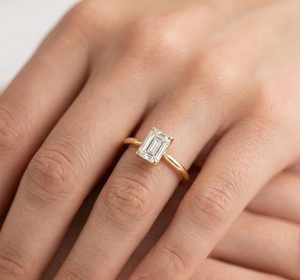 Anillo de Diamantes Solitario con Diamante de Laboratorio Esmeralda de 3 Quilates, Certificado IGI VS1 E, Platino 950, Regalo de Aniversario - Product Image 1
