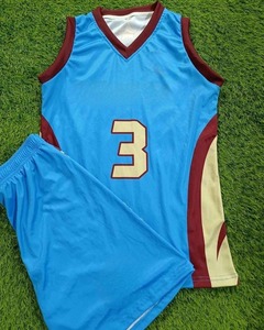 Short de basket-ball de conception personnalisable de haute qualité uniforme de nouveau style respirant dans des techniques imprimées en bleu uni fabriquées au Pakistan - Product Image 1