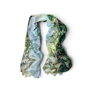 Châle de mode haut de gamme pour femmes, idéal pour robes, hauts, manteaux et tenues saisonnières, à prix abordable, fabriqué par Manufacture Shawl. - Product Image 1