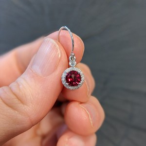 Pendientes de rubí con halo, de platino, joyería fina personalizada, pendientes de piedras preciosas de lujo, hechos a mano, hechos a pedido, de alta calidad - Product Image 2