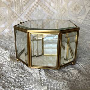 Hexagon Mirrored Jewelry <b>Box</b> With Gold Metal Trim And Lids For Trinket Storage Contemporary Designer Metal <b>Glass</b> Jewelry <b>box</b> - Product Image 3