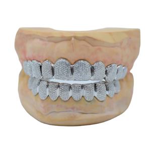 8 dientes Hip Hop Iced Out Grillz parte superior inferior Cubic Zircon Moissanite diamante dientes decoración 925 Plata joyería Dental - Product Image 1