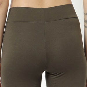 Leggings de yoga para mujer con ajuste regular, cintura alta, soporte y tela transpirable para entrenamiento. - Product Image 5