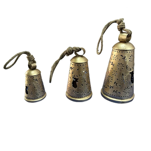 Clochettes de vache traditionnelles et modernes en fer forgé, corps métallique durable, impression en relief pour l'identification du bétail de ranch - Product Image 6