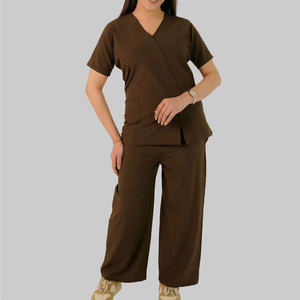 Conjunto de Uniforme Médico Personalizado OEM para Mujer, Tejido de Punto, Corte Ajustado, Poliéster Elástico, Manga Corta, Alta Calidad - Product Image 3